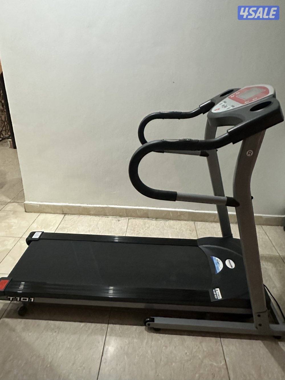 جهاز مشي treadmill مستعمل استعمال خفيف0