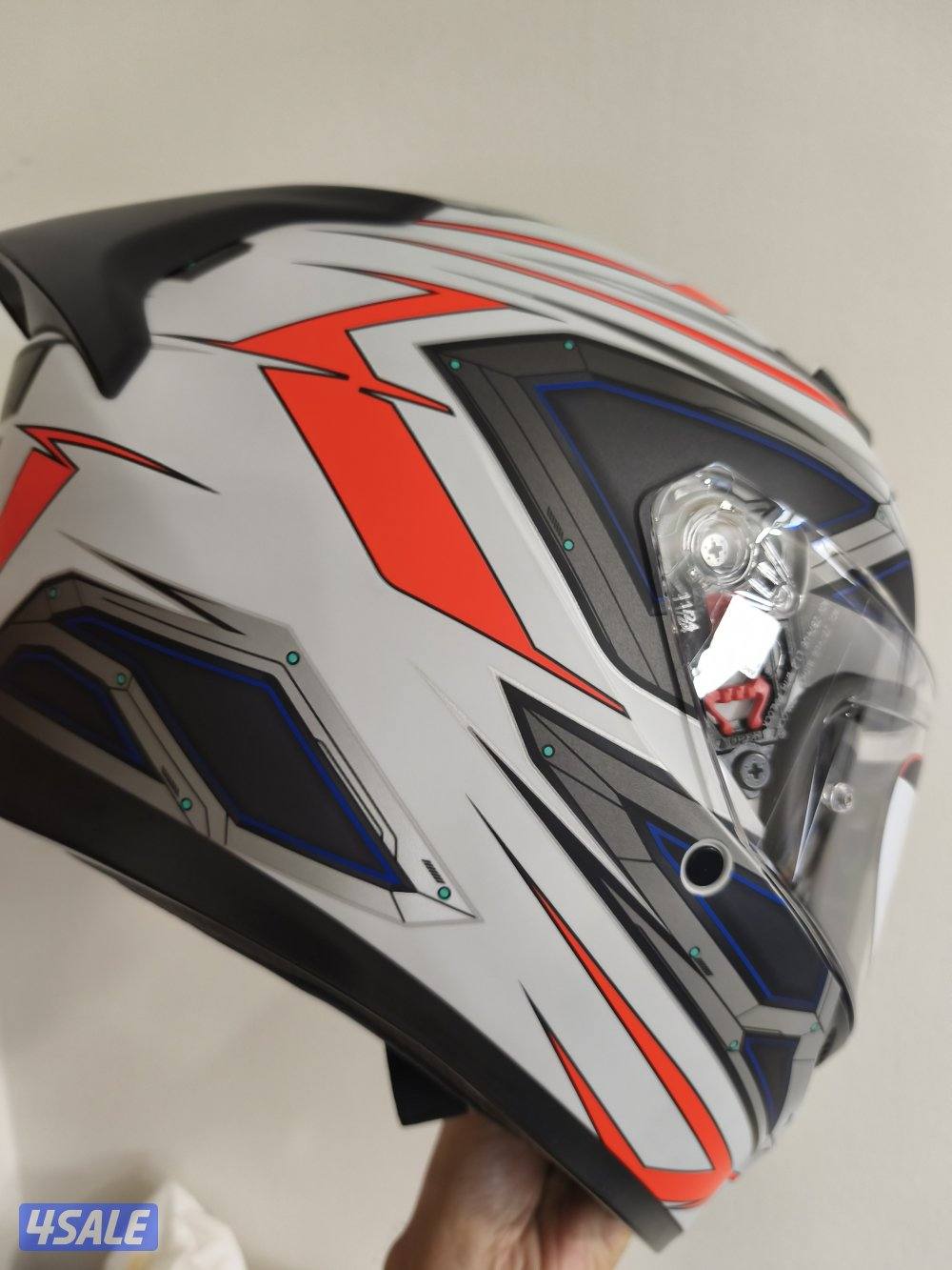 للبيع خوذة AGV (K3) جديدة5