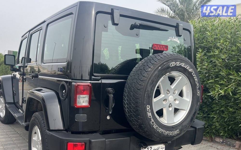 للبيع جيب رانجلر صحاري ماشي 209 صبغ وكاله اللون اسود موديل 2013 بحالة3