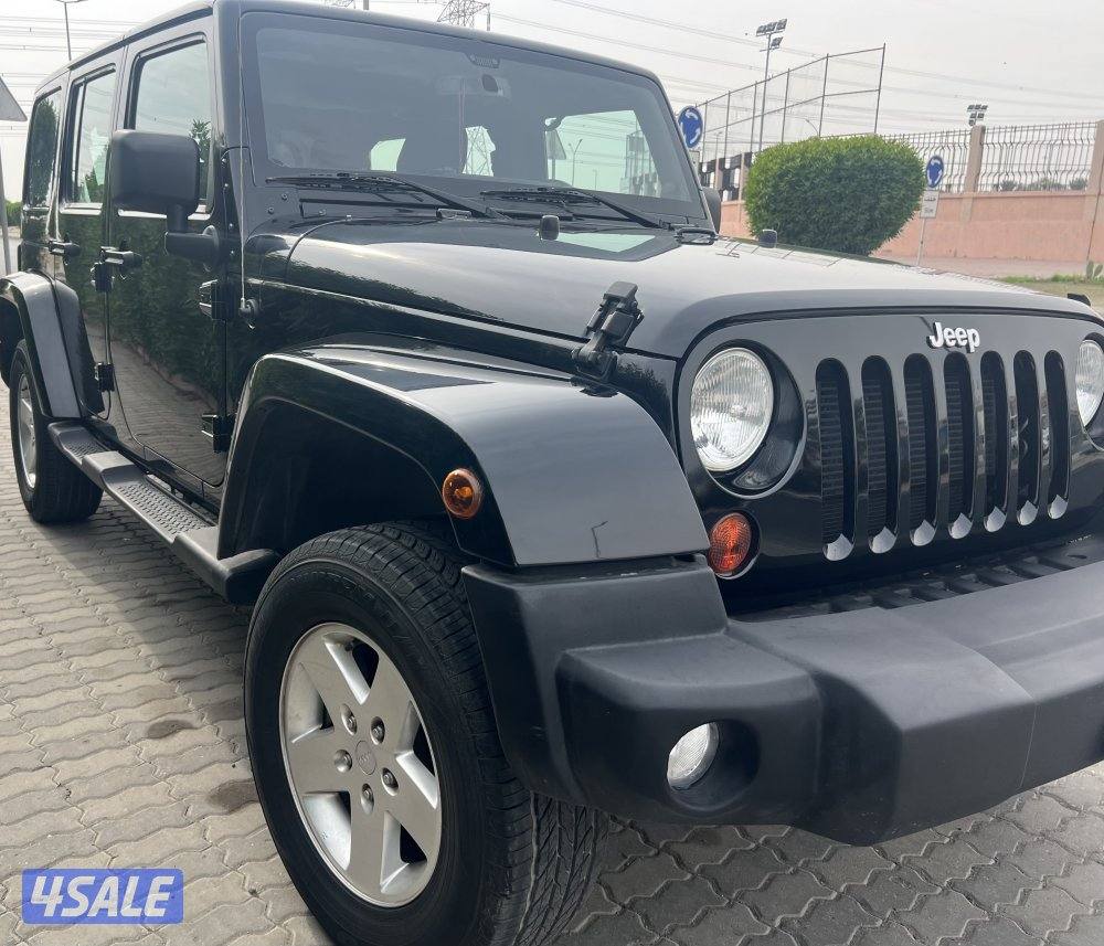 للبيع جيب رانجلر صحاري ماشي 209 صبغ وكاله اللون اسود موديل 2013 بحالة4