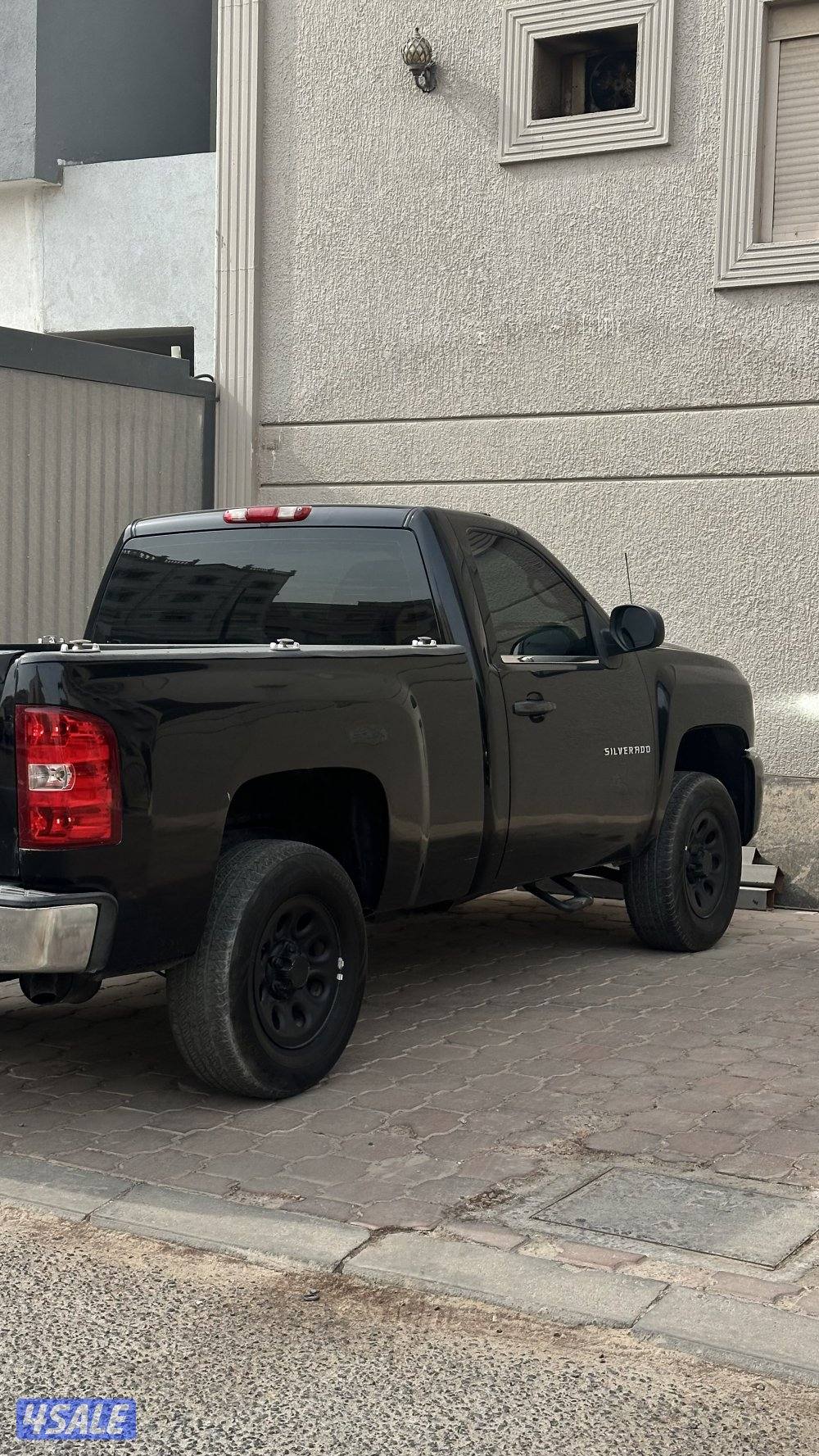 للبيع سلفرادو شاصي جيد3