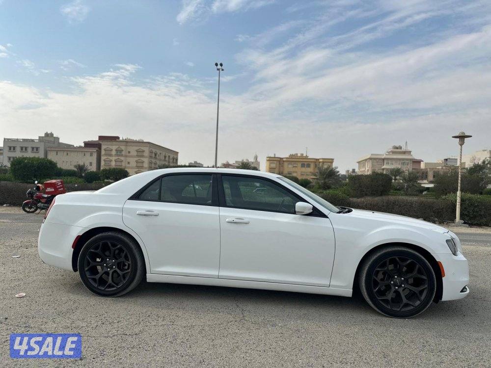 كرايسلر s300 20212