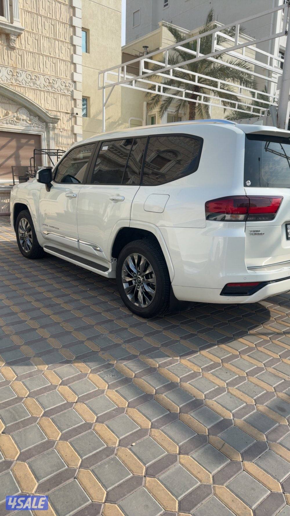 لاند كروزر GXR ايرو3