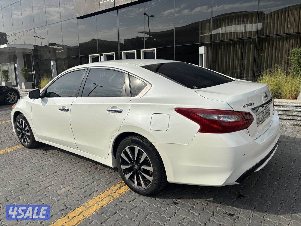 للبيع نيسان التيما موديل 2018 بحاله ممتازه فل ما عدا فتحه2