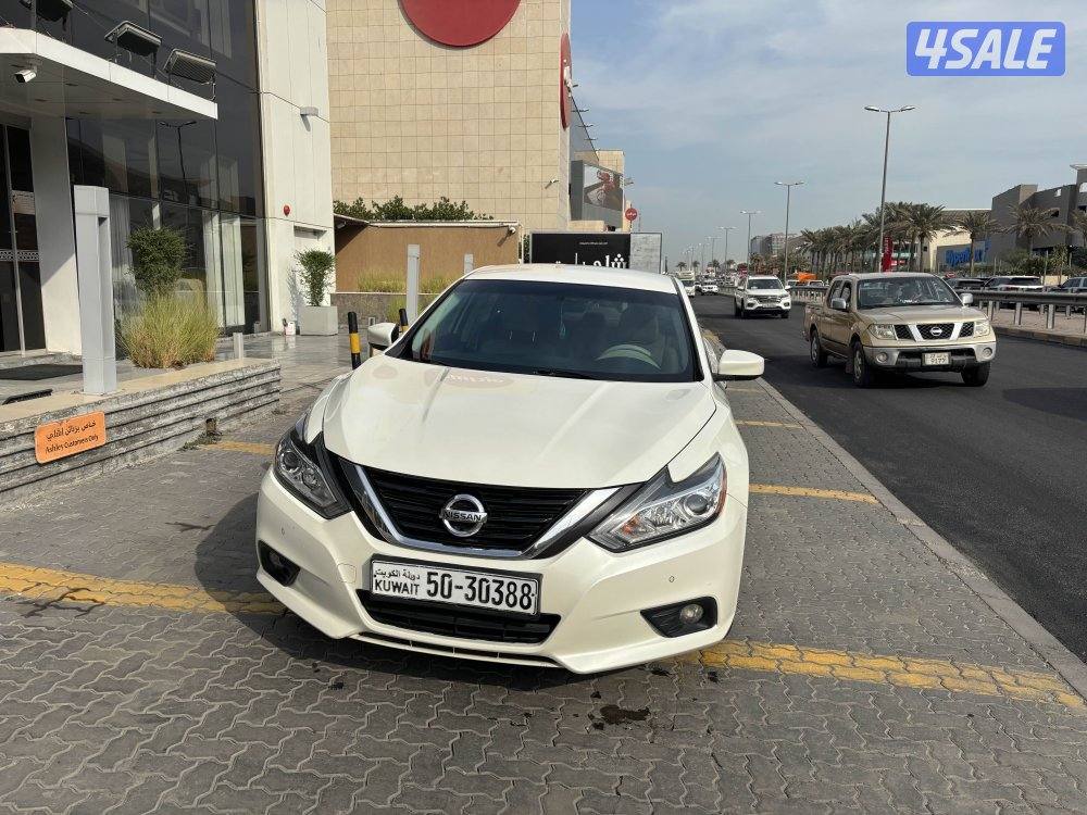 للبيع نيسان التيما موديل 2018 بحاله ممتازه فل ما عدا فتحه4