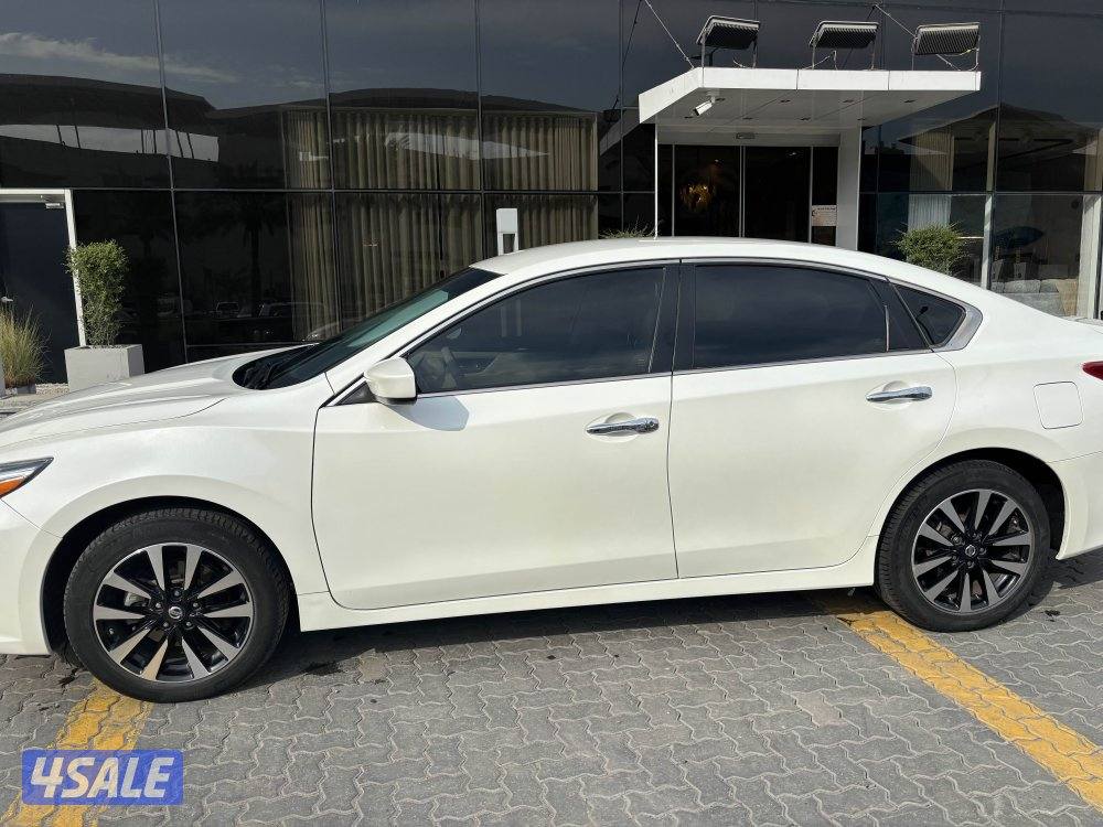 للبيع نيسان التيما موديل 2018 بحاله ممتازه فل ما عدا فتحه5