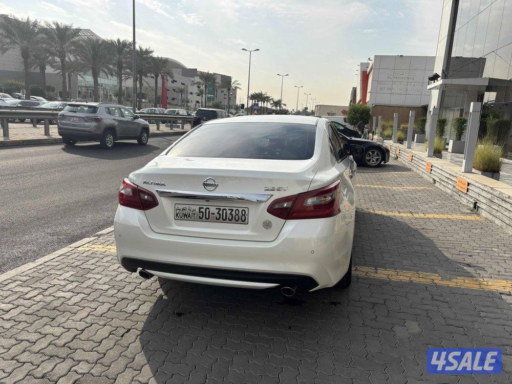 للبيع نيسان التيما موديل 2018 بحاله ممتازه فل ما عدا فتحه8
