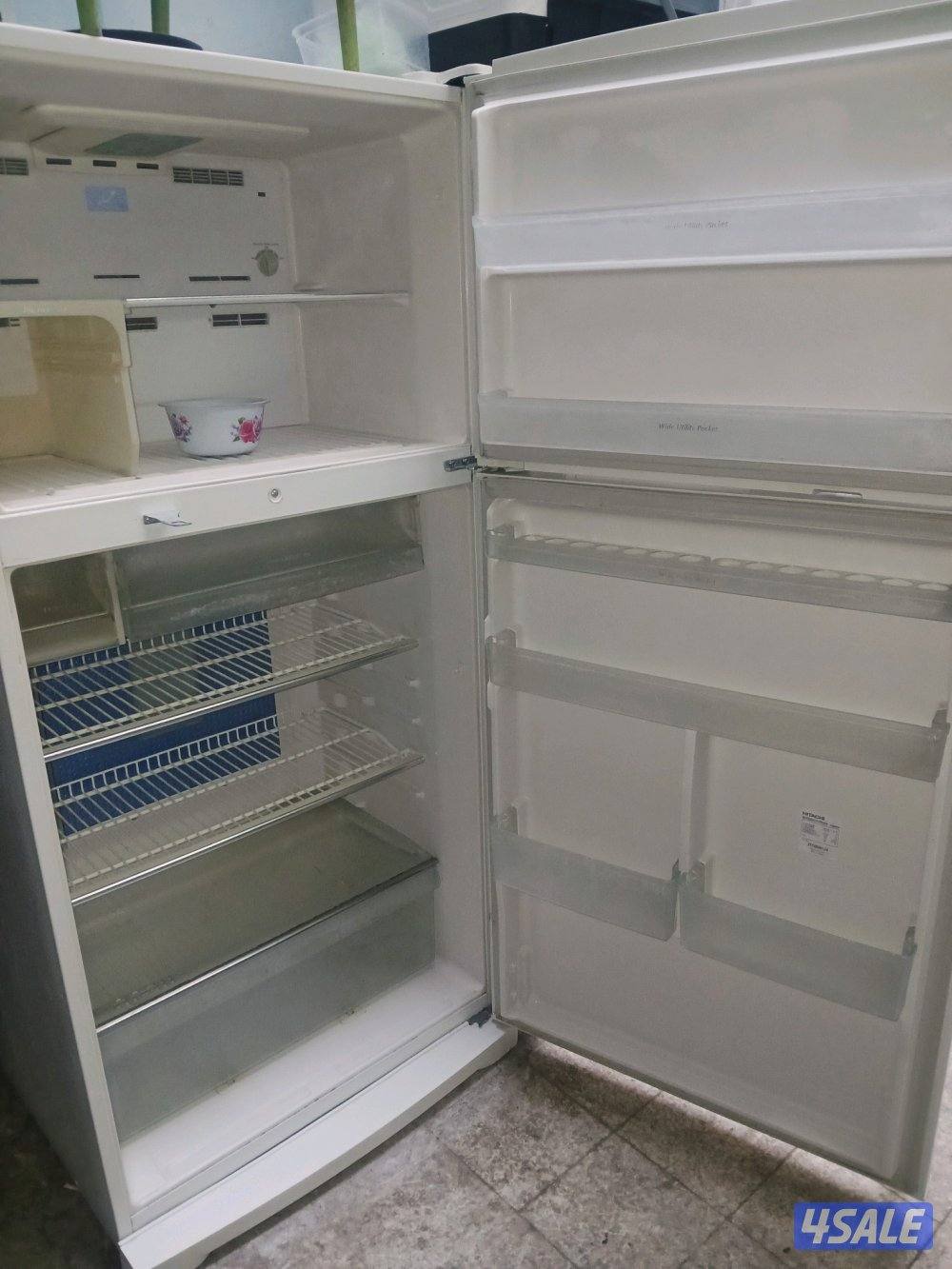 للبيع ثلاجه هيتاشي ياباني بحاله جيده جدا مع الكفالةوالتوصيل عائلية 24ق0
