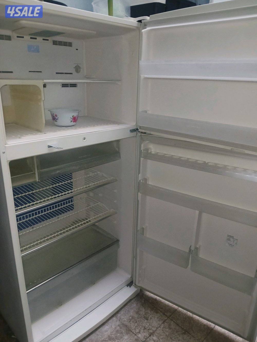 للبيع ثلاجه هيتاشي ياباني بحاله جيده جدا مع الكفالةوالتوصيل عائلية 24ق2