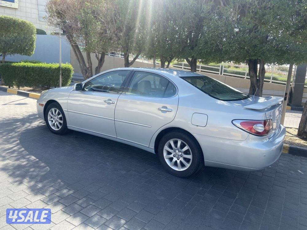 للبيع لكزز Es300 موديل 2004 بحاله ممتازه0