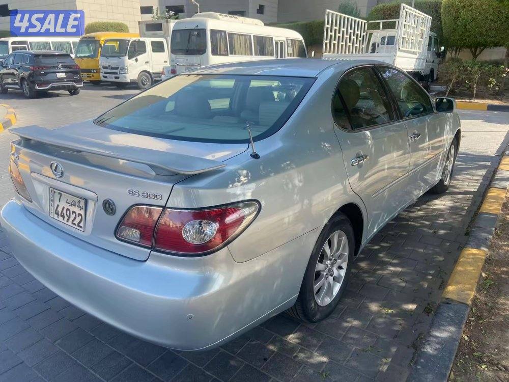 للبيع لكزز Es300 موديل 2004 بحاله ممتازه3