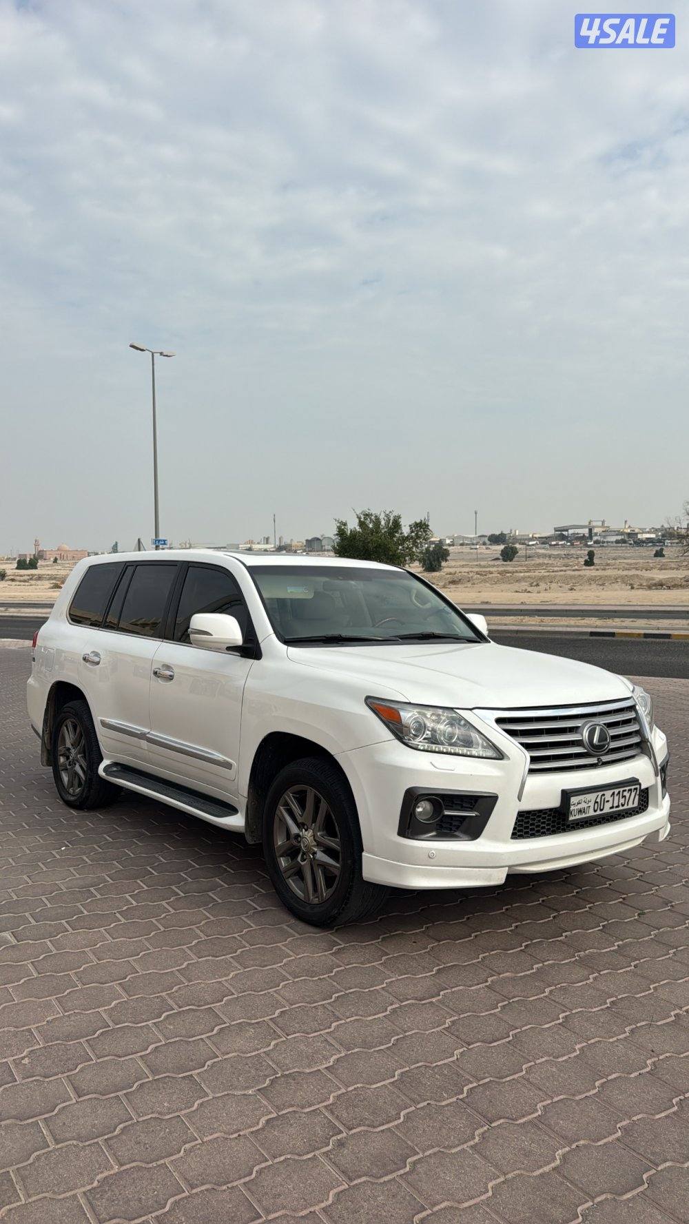 للبيع جيب لكزز 2013 شرط الفحص بل كامل0