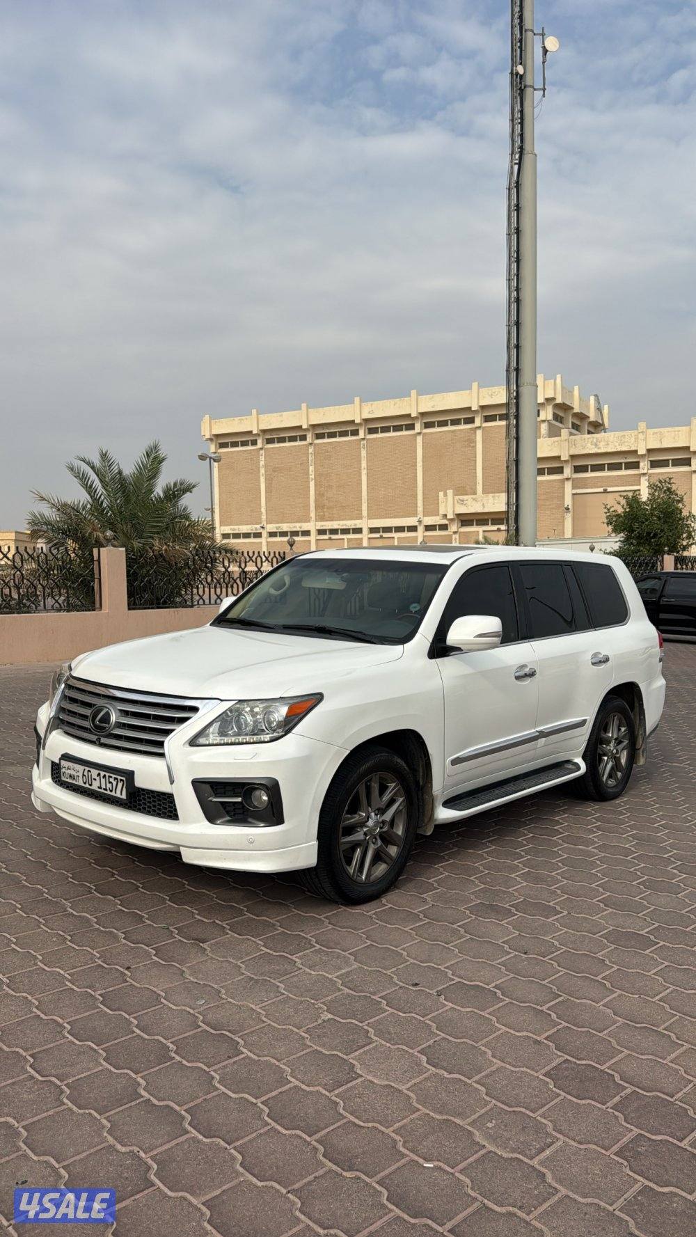 للبيع جيب لكزز 2013 شرط الفحص بل كامل1