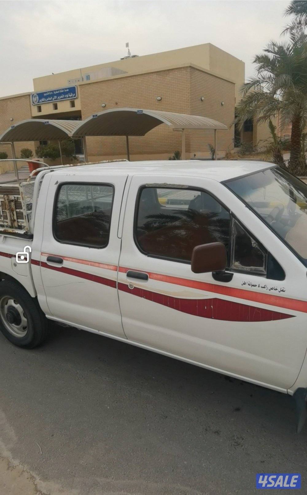 للبيع سيارة نيسان ددسن1