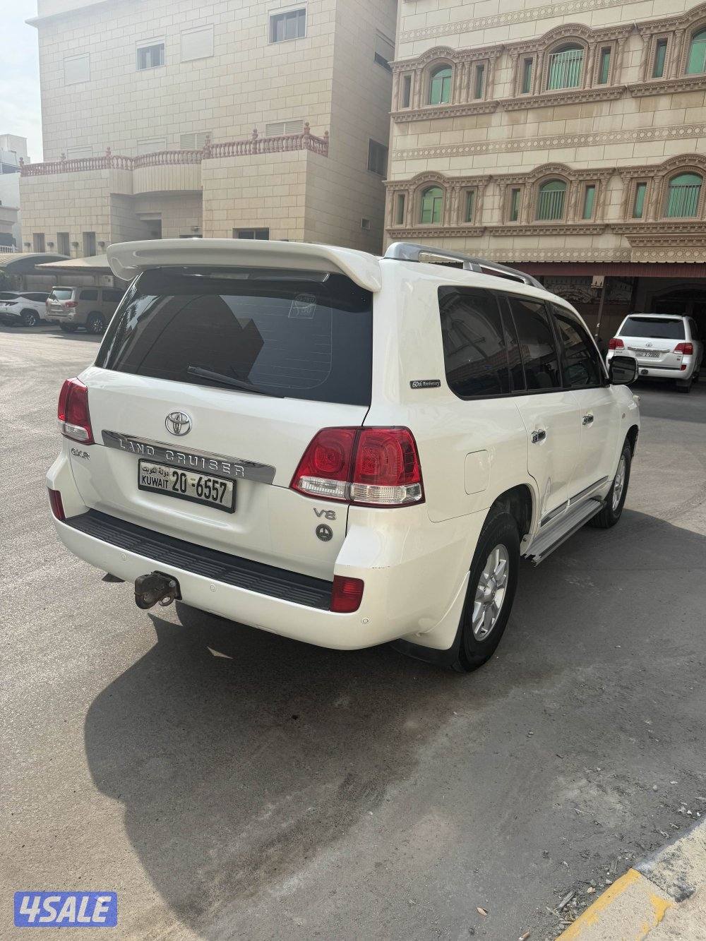 لاندكروزر نظيف كالوكاله3