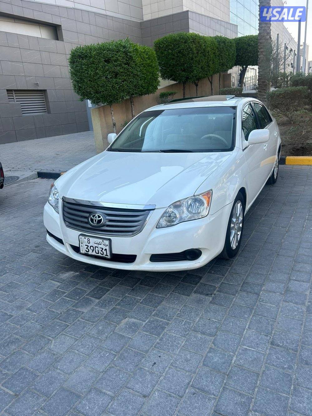 تويوتا افالون موديل ٢٠١٠ ماشي ١٠٥ الف كم2