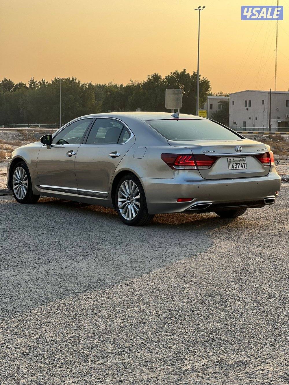 للبيع لكزس 460 LSموديل 2014 وارد الساير ماشي2000