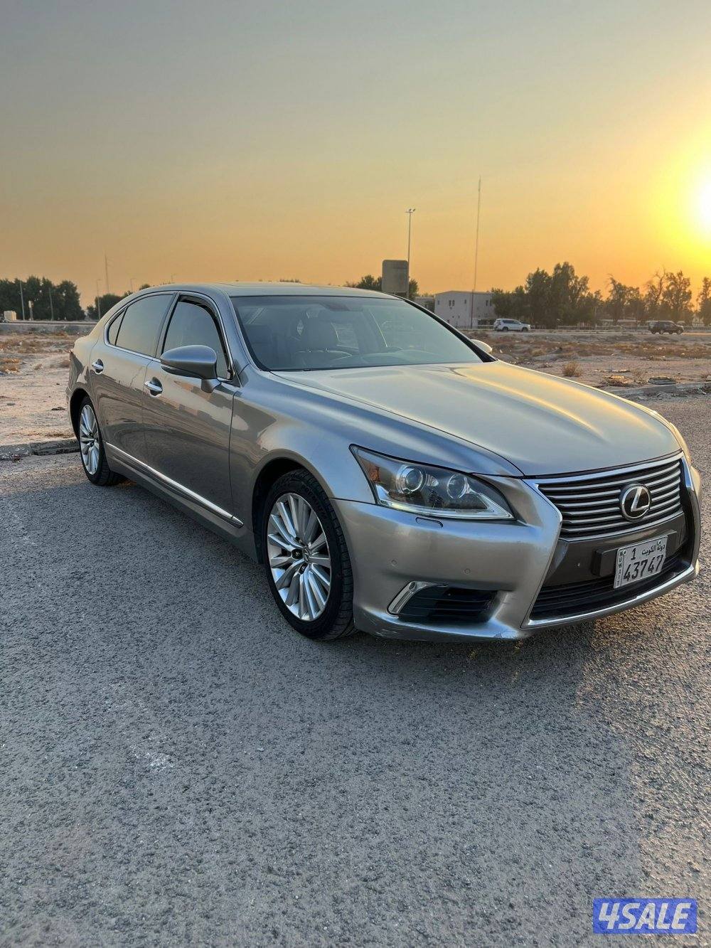 للبيع لكزس 460 LSموديل 2014 وارد الساير ماشي2001