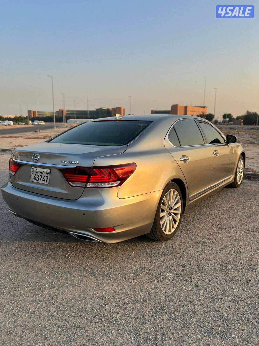 للبيع لكزس 460 LSموديل 2014 وارد الساير ماشي2003