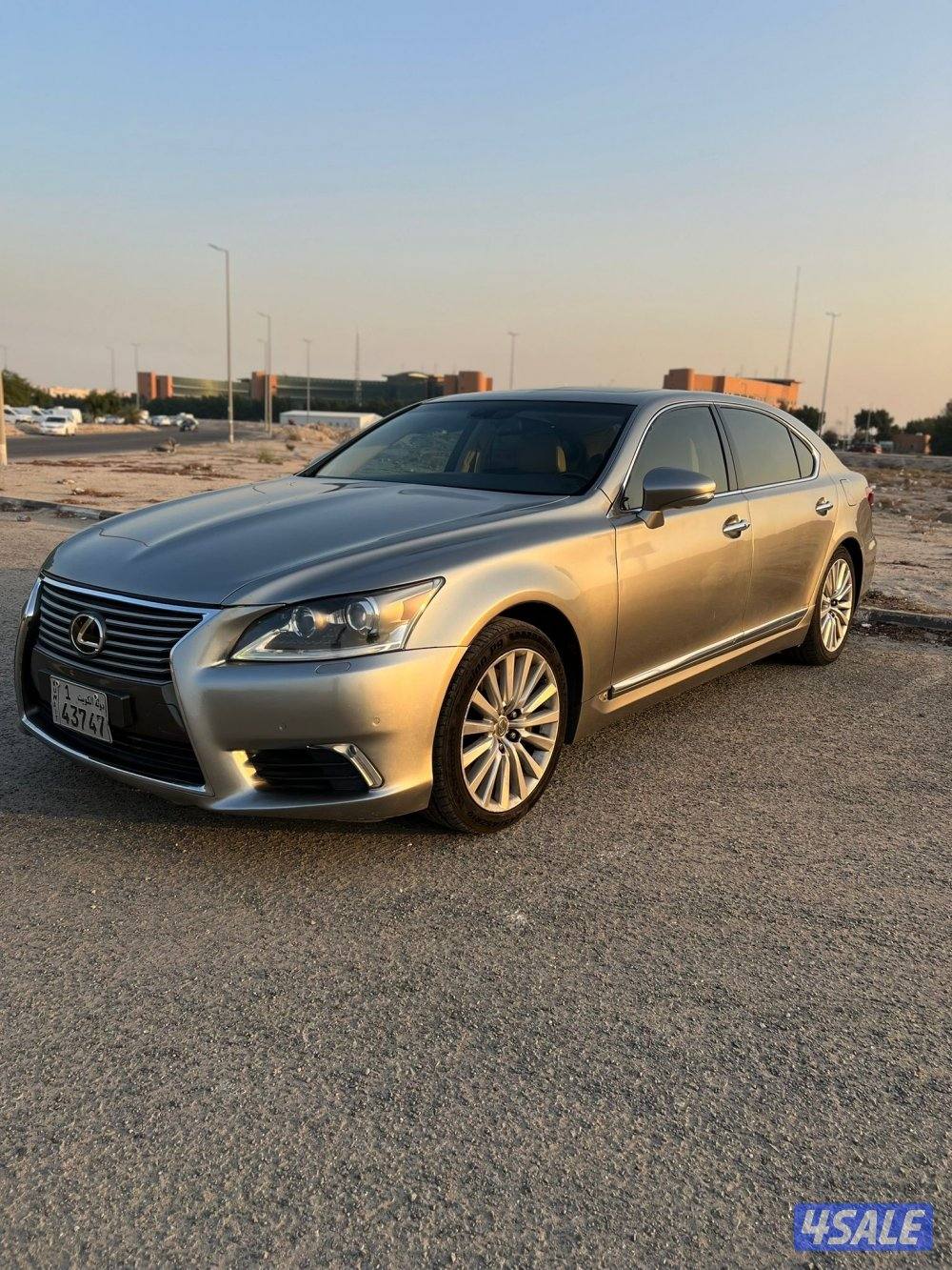 للبيع لكزس 460 LSموديل 2014 وارد الساير ماشي2005