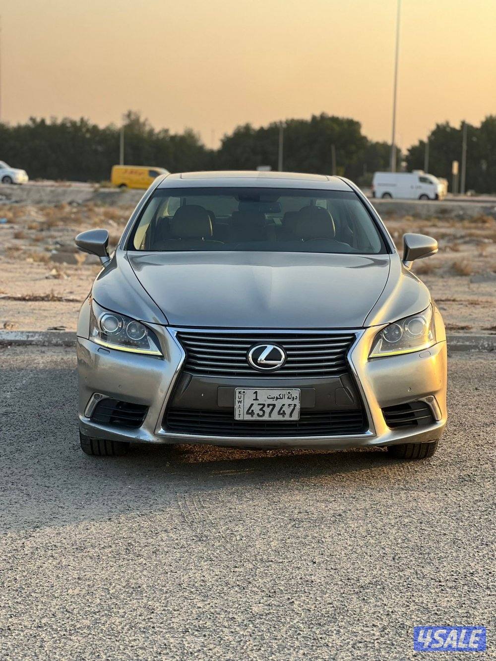 للبيع لكزس 460 LSموديل 2014 وارد الساير ماشي2007