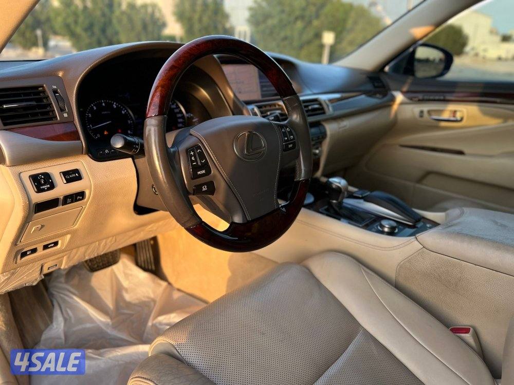 للبيع لكزس 460 LSموديل 2014 وارد الساير ماشي20010