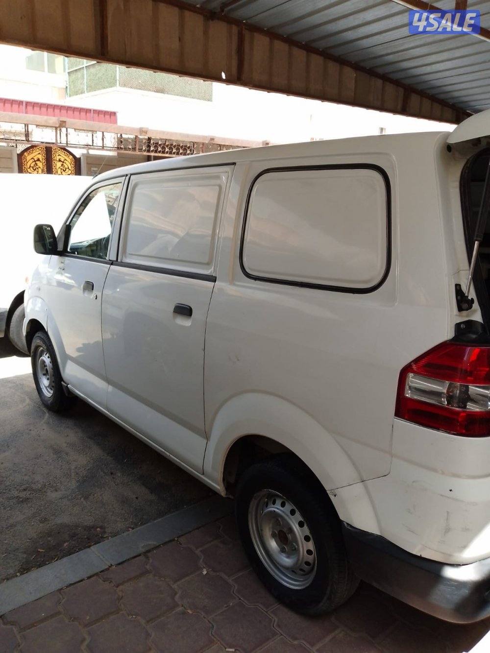 للبيع باص مجهز غسيل سيارات1