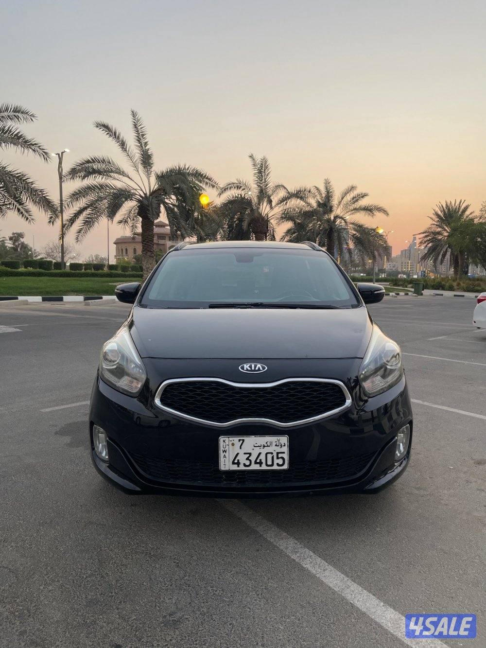 كيا كارينز عداد 97 ألف بحالة ممتازه وسعر مناسب2