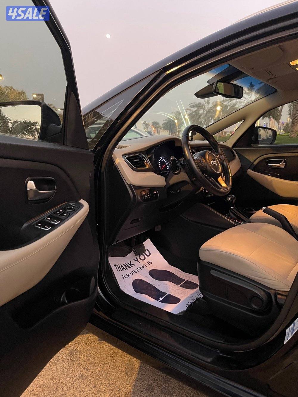 كيا كارينز عداد 97 ألف بحالة ممتازه وسعر مناسب7