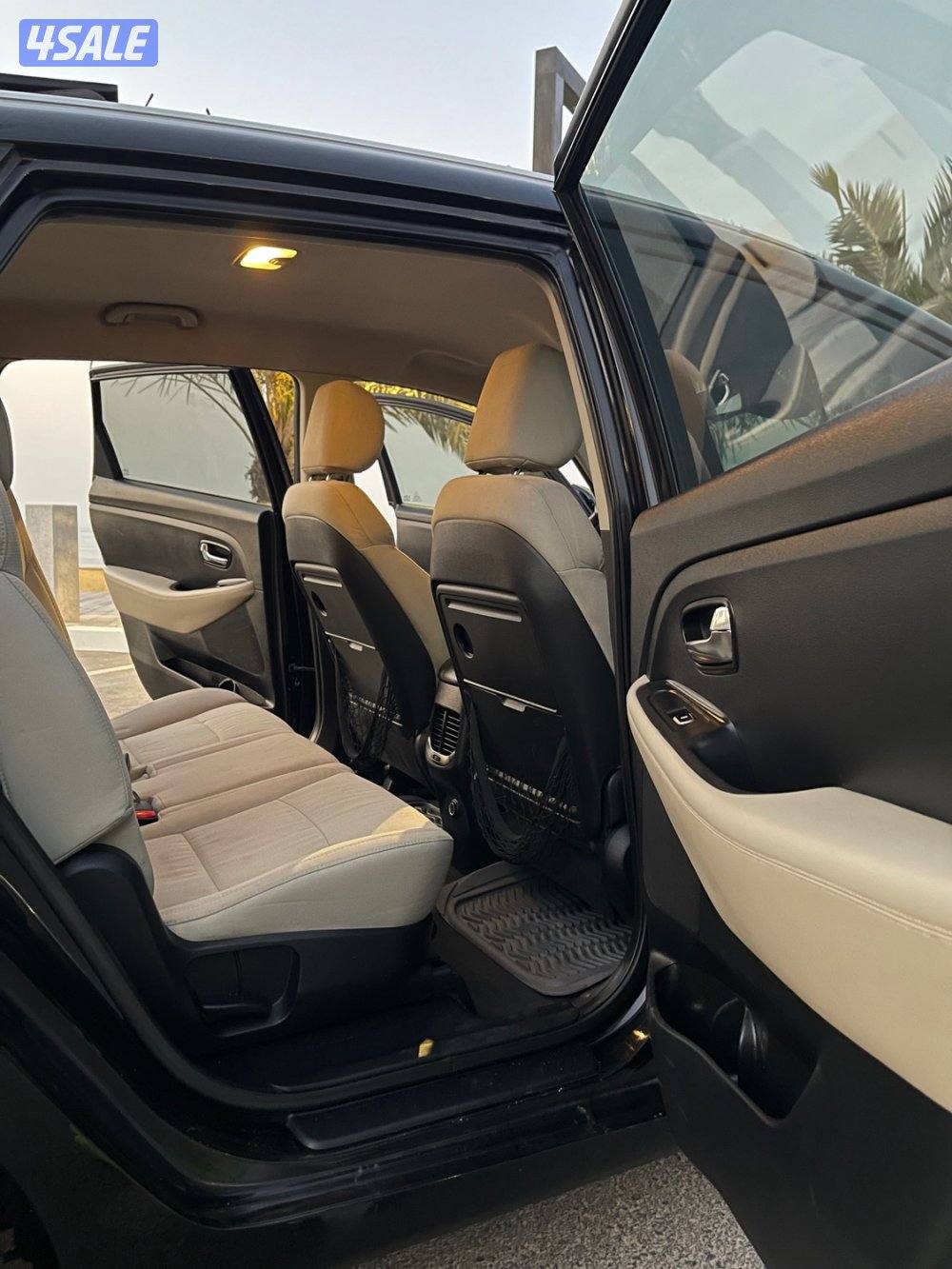 كيا كارينز عداد 97 ألف بحالة ممتازه وسعر مناسب10