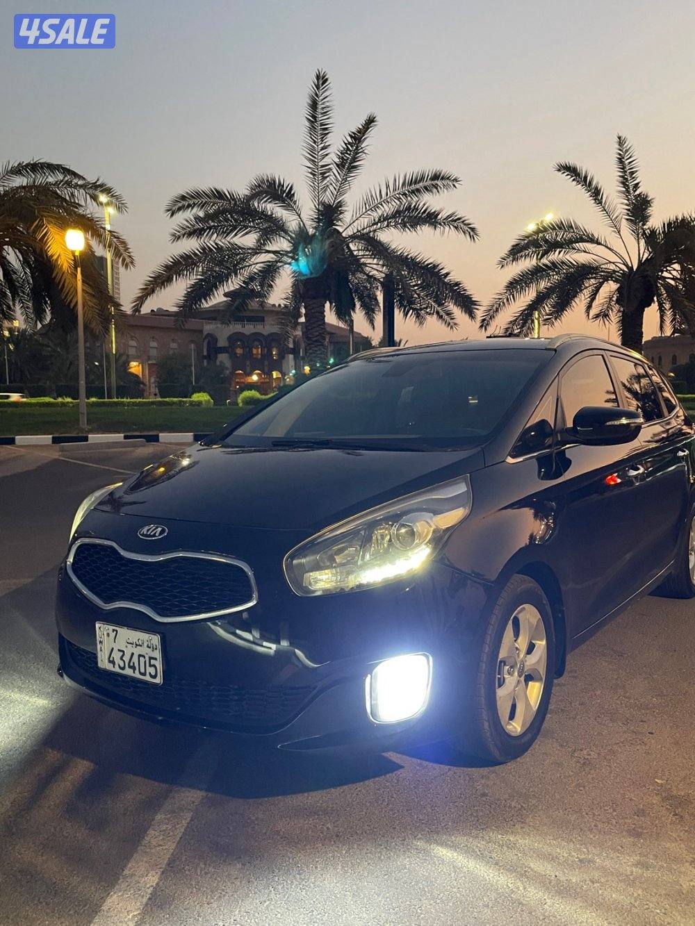 كيا كارينز عداد 97 ألف بحالة ممتازه وسعر مناسب14