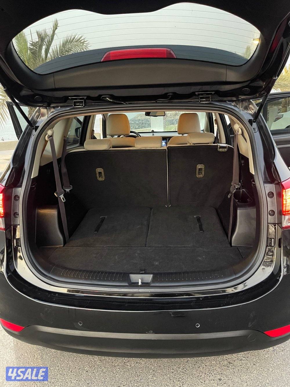 كيا كارينز عداد 97 ألف بحالة ممتازه وسعر مناسب15