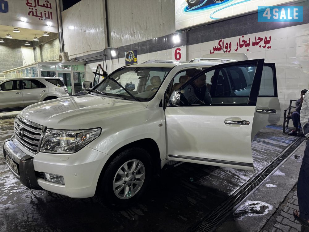 لاندكروزر ٢٠١١0