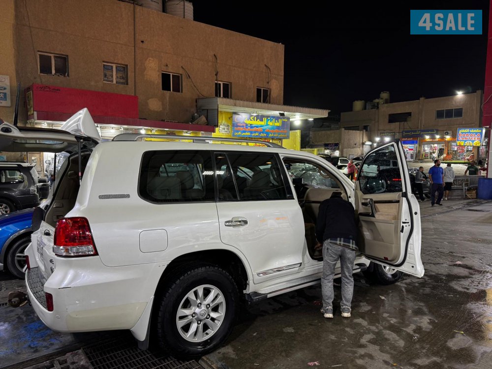 لاندكروزر ٢٠١١4