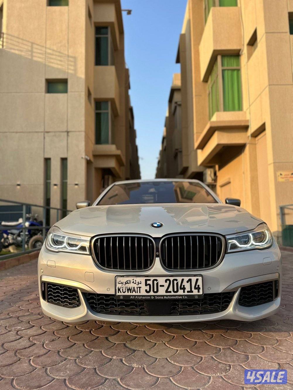 للبيع bmw760 li m موديل ٢٠١٧1