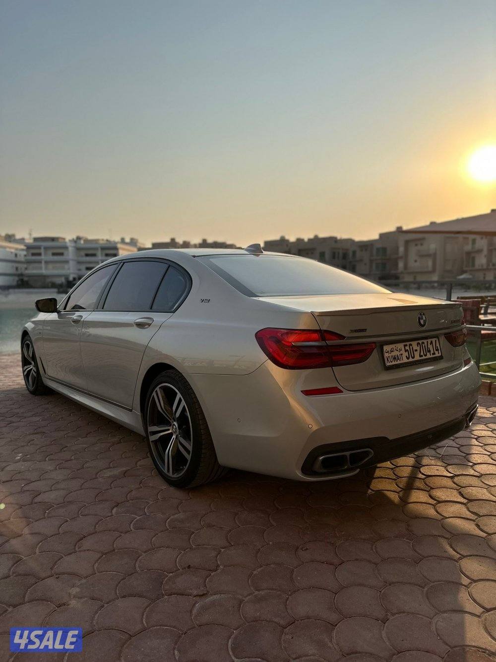 للبيع bmw760 li m موديل ٢٠١٧4