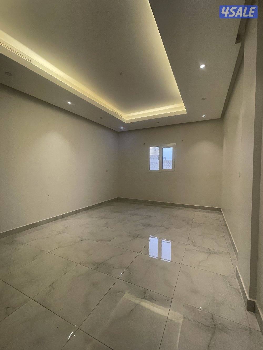 للإيجار شقه شبه جديده تكيف سنترال ثلاث غرف والصاله وغرفه خدمه4