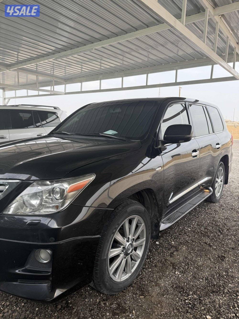 للبيع جيب لكسز ٢٠١١2