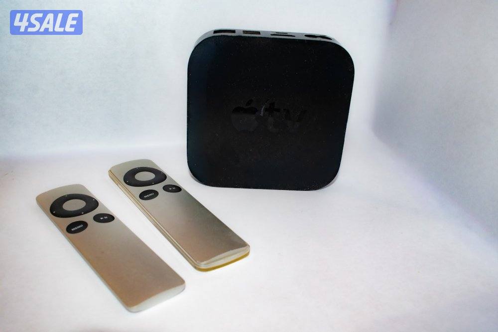 Apple TV (3rd Generation) 8GB HD Media Streamer plus 2 remotes0