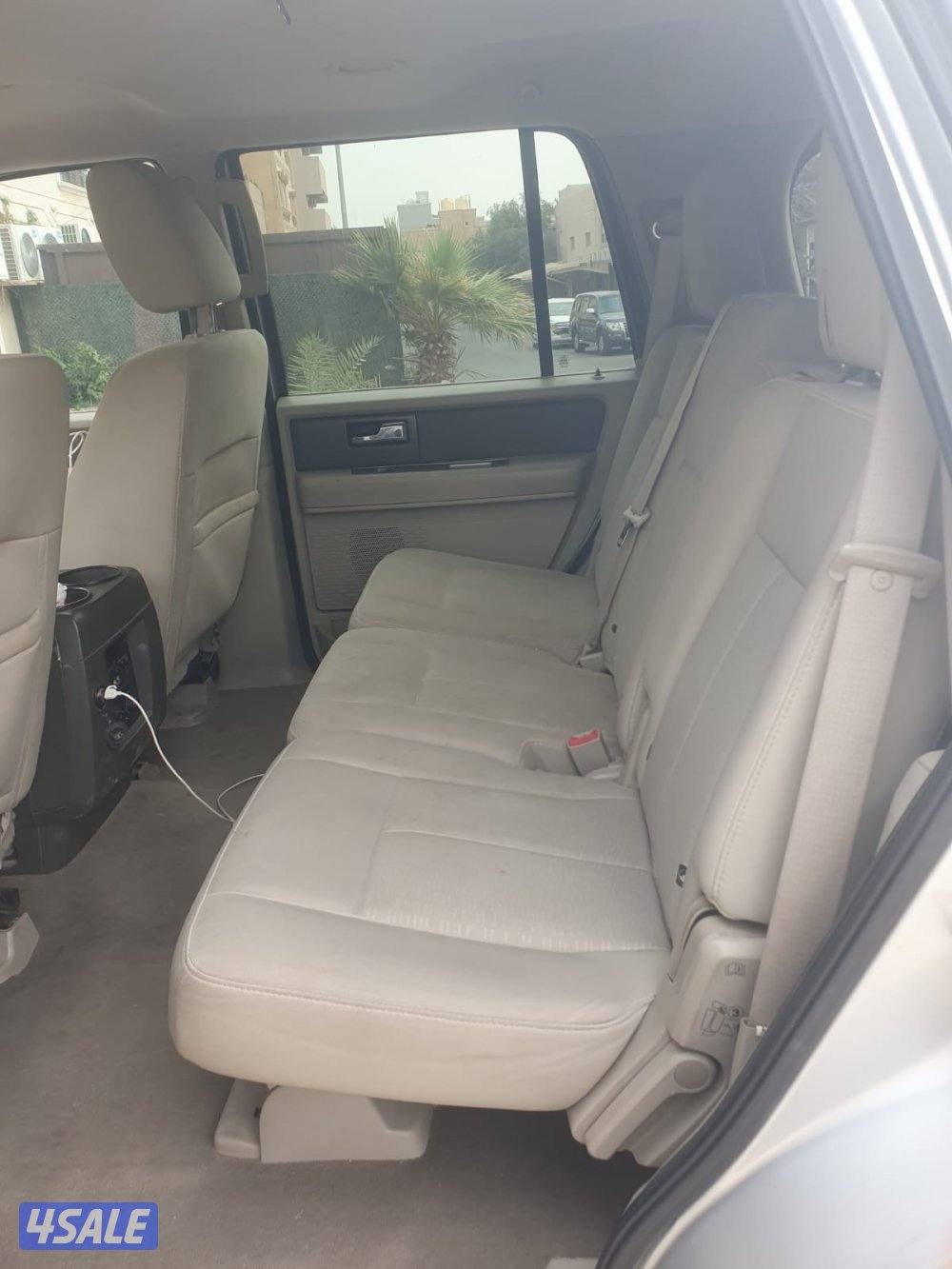 فورد اكسبديشن موديل ٢٠١٣شرط الفحص صبغ الوكاله تواير جديده ممشى ٢٨٩1