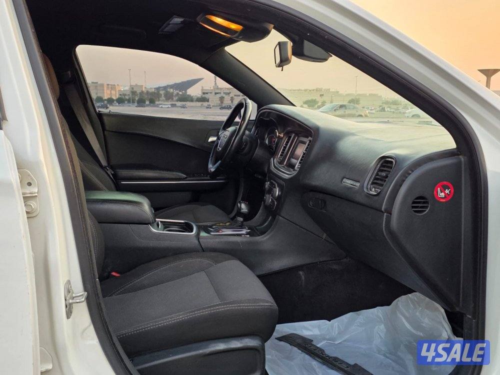 دودج شارجر 20172