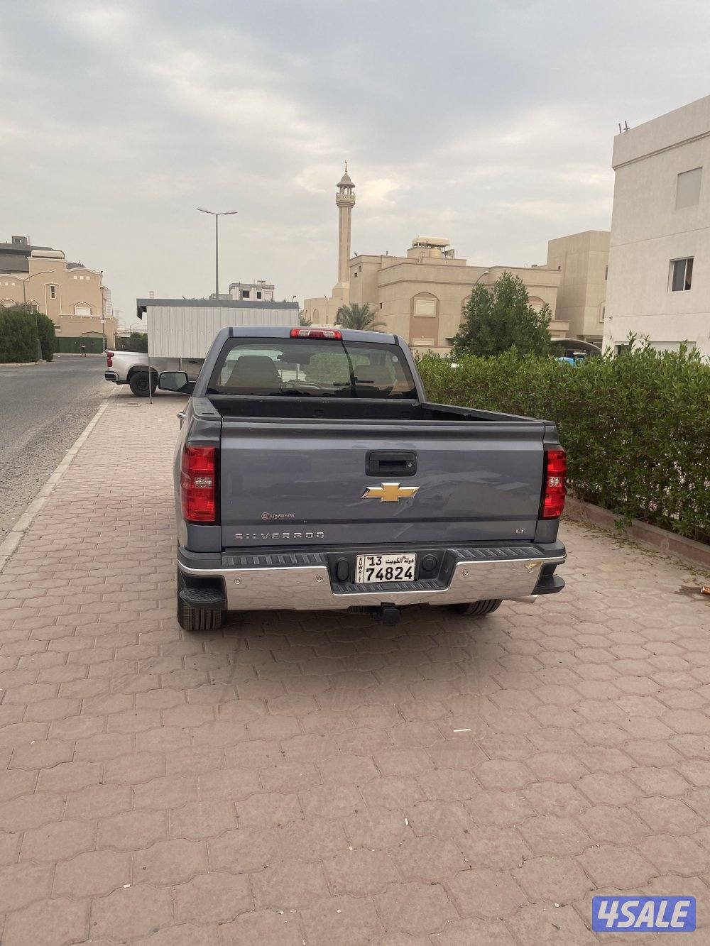 للبيع وانيت سلفرادو 20153