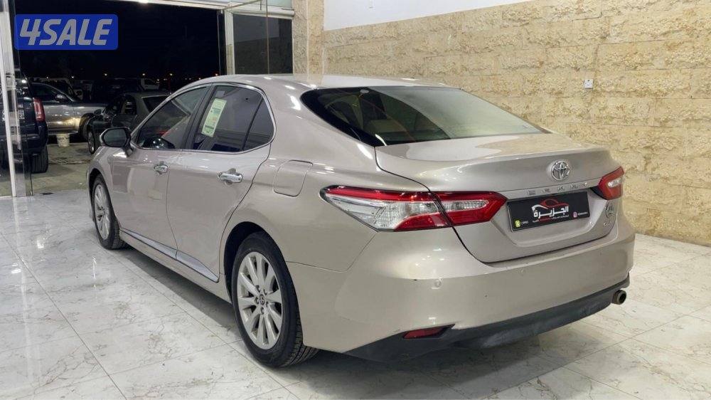 للبيع كامري 20193