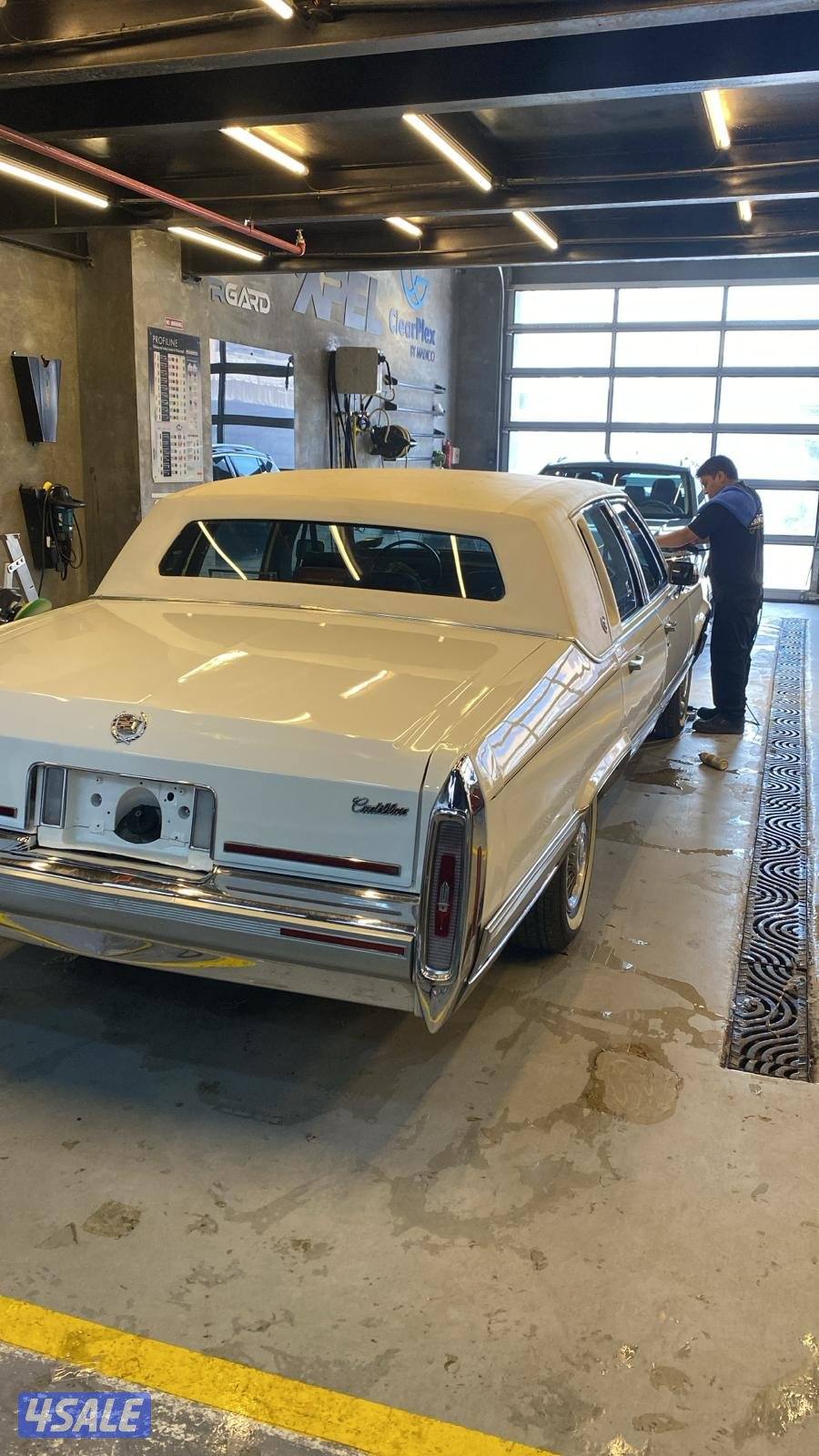 للبيع كاديلاك ١٩٩٠2