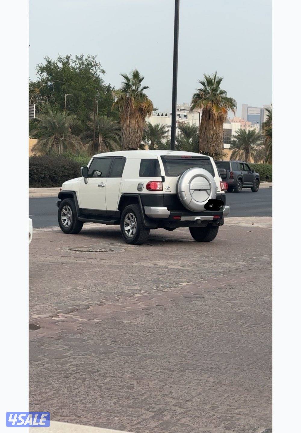 للبيع اف جي fj 2022 ابيض وكالة الساير0