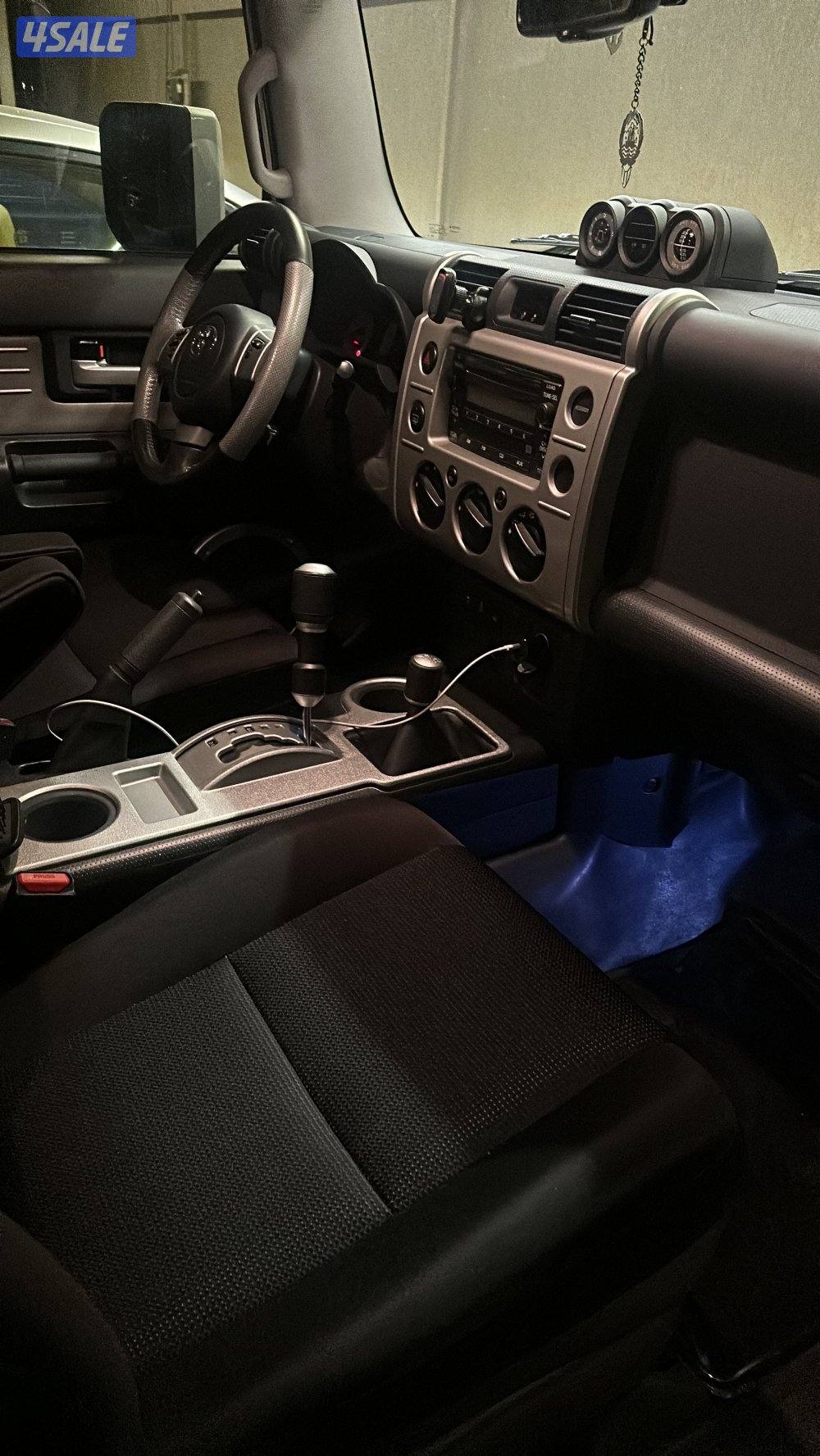 للبيع اف جي fj 2022 ابيض وكالة الساير2