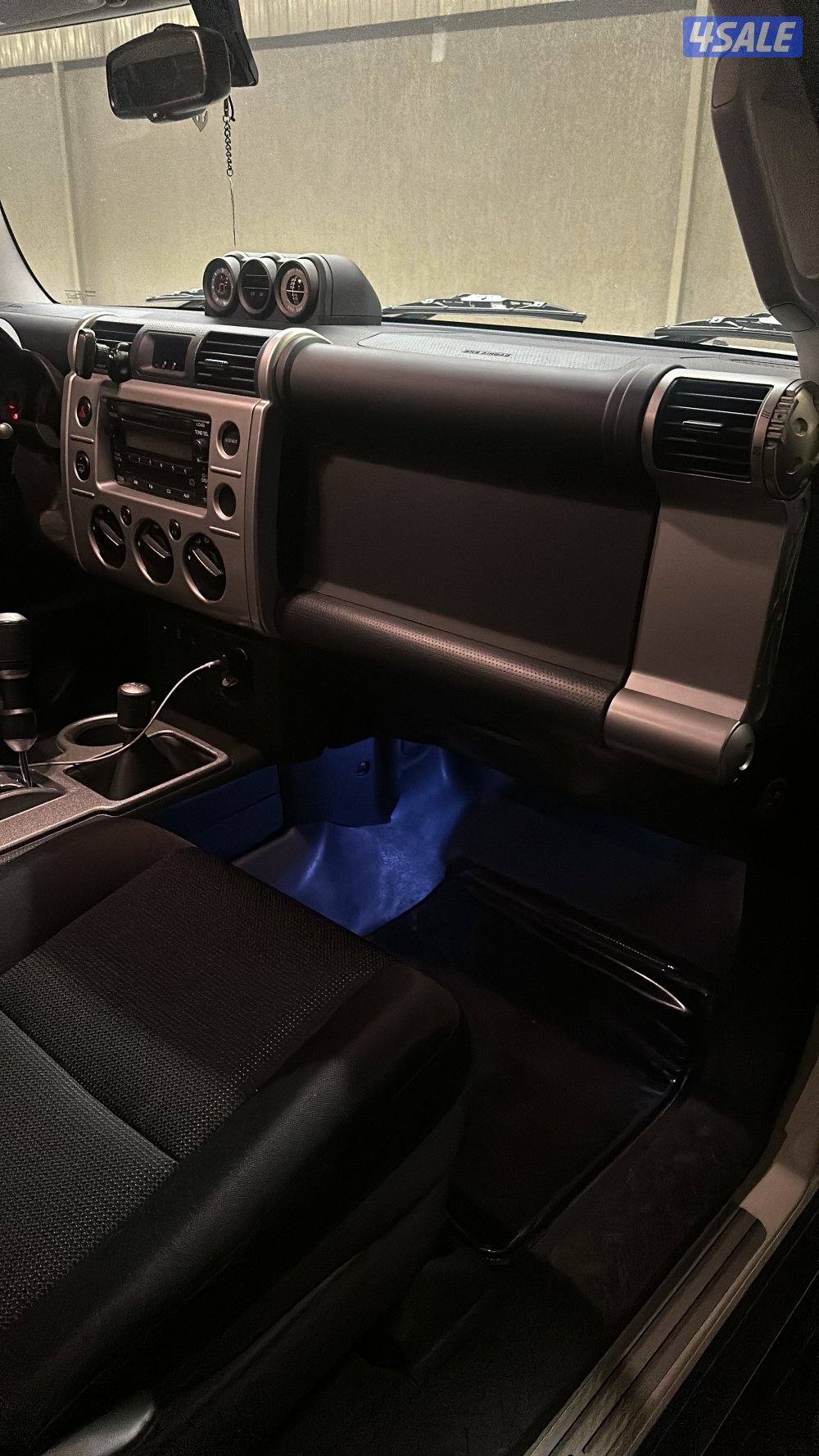 للبيع اف جي fj 2022 ابيض وكالة الساير5