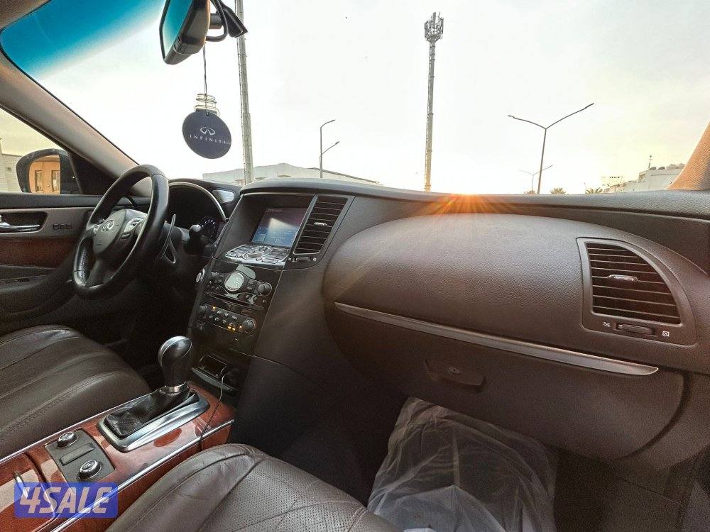 انفينيتي QX70 صبغ الوكالة14