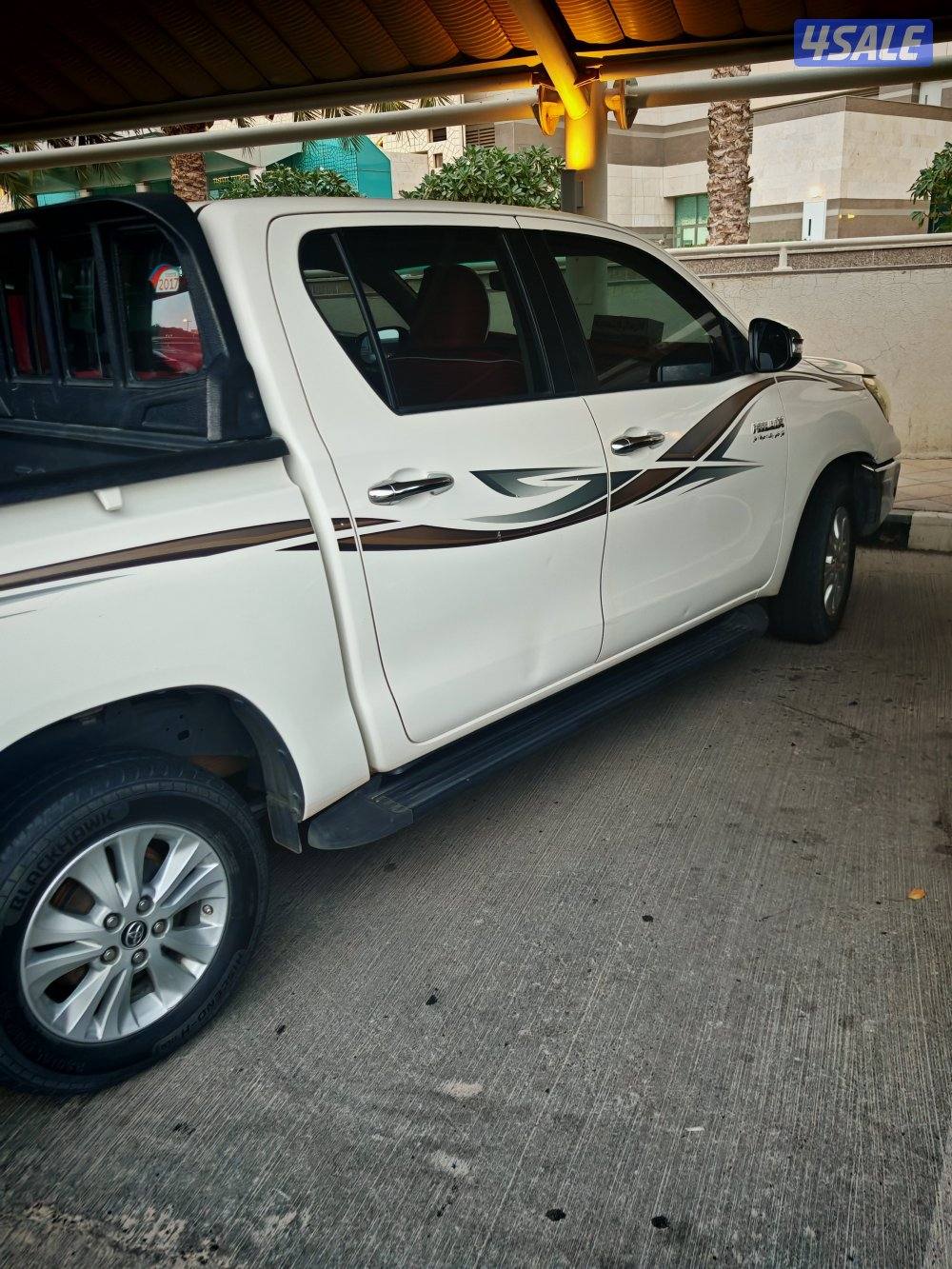 للبيع هايلكس موديل 20172