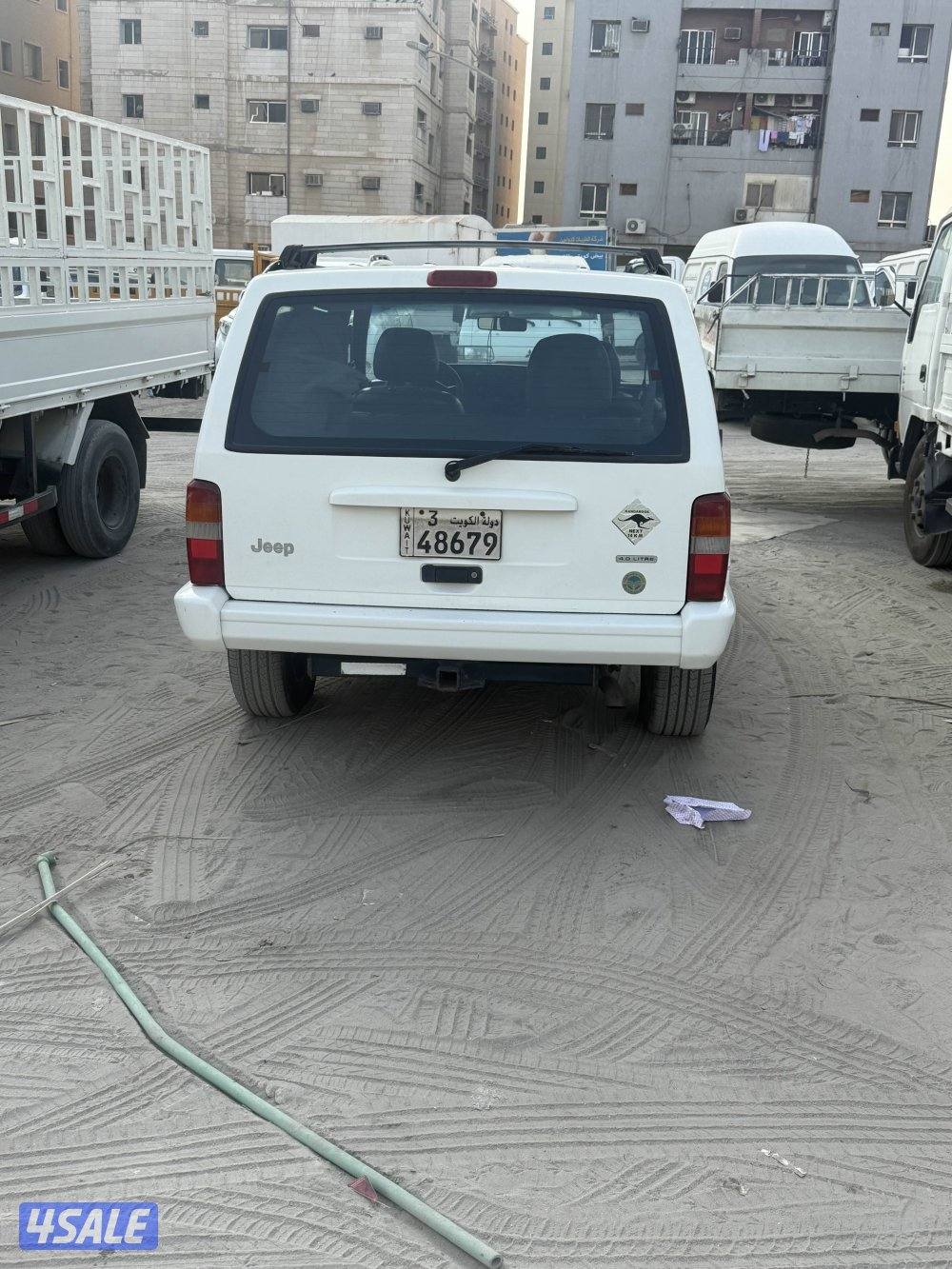 للبيع جيب شروكي 20002